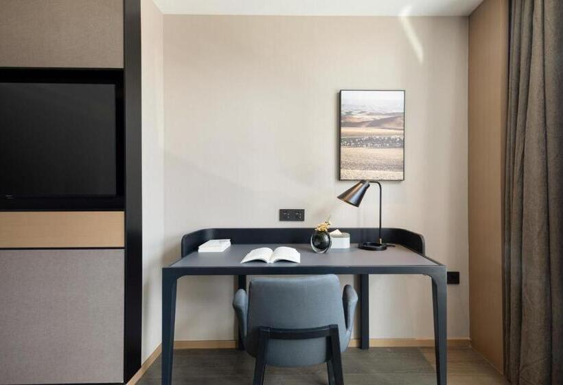 Atour Hotel Xiamen Meifeng Binhai Romantic Line