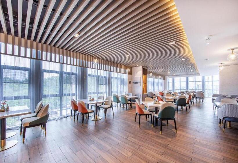 Atour Hotel Zhuhai Tangjiawan University Jinding Plaza