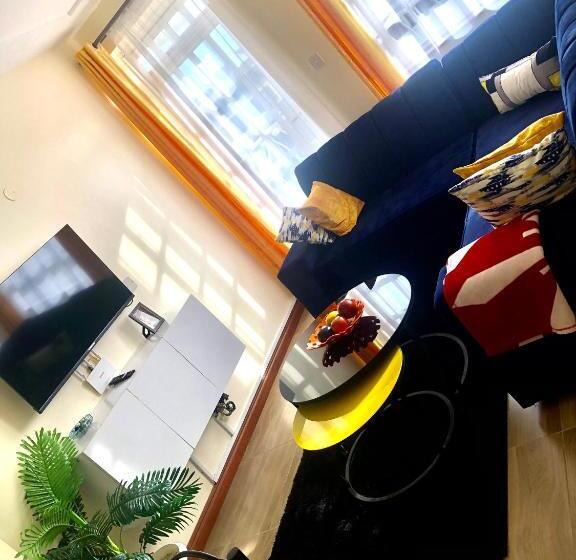 تختخواب و صبحانه White House Apartment