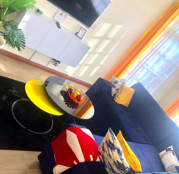 تختخواب و صبحانه White House Apartment