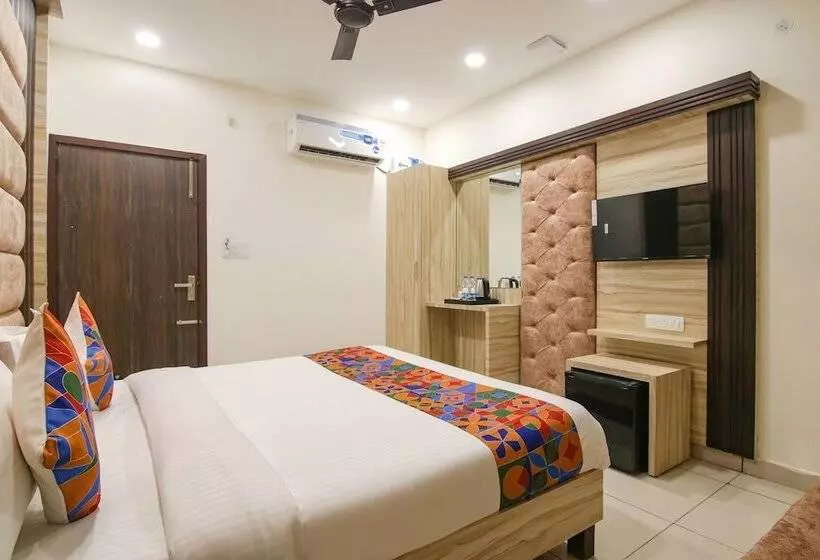 Fabhotel Spring