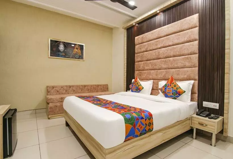 Fabhotel Spring