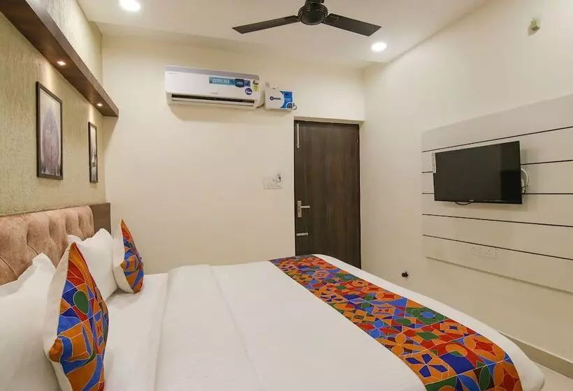 Fabhotel Spring