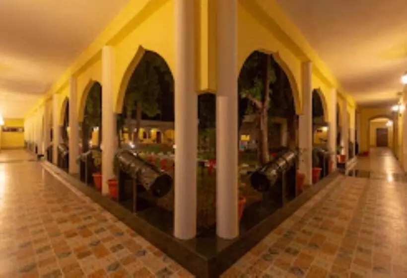 Hotelli Mayura Adil Shahi, Vijaypura