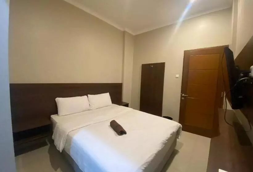 هتل Oyo 93287 Pioneer Pasar Baru