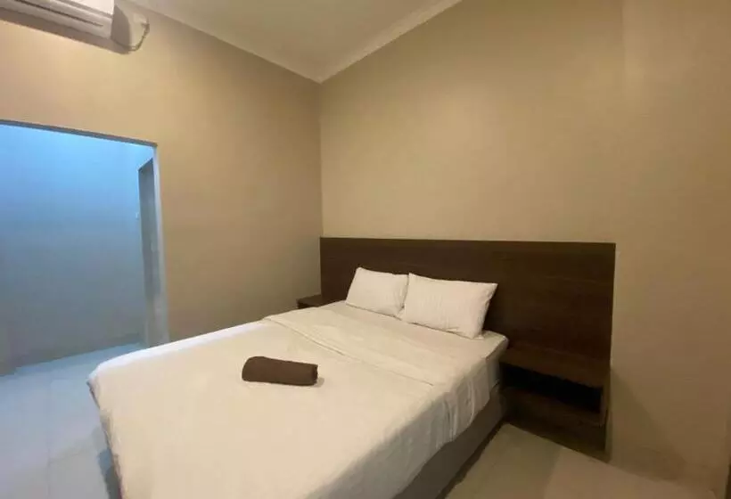 هتل Oyo 93287 Pioneer Pasar Baru