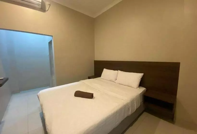 هتل Oyo 93287 Pioneer Pasar Baru