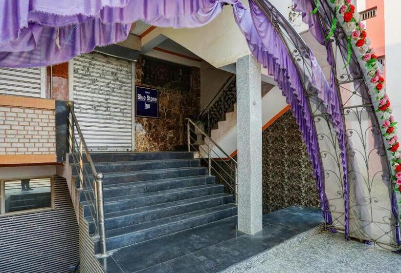 בית מלון כפרי Oyo Blue Stone Inn