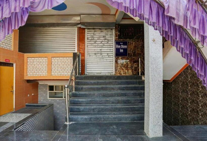 בית מלון כפרי Oyo Blue Stone Inn
