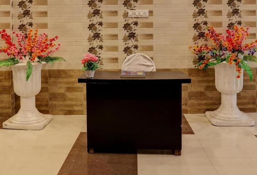 בית מלון כפרי Oyo Blue Stone Inn