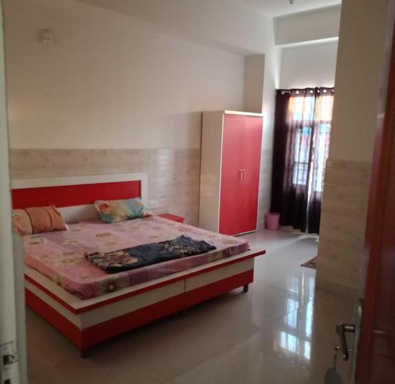 בית מלון כפרי O Parmar Palace