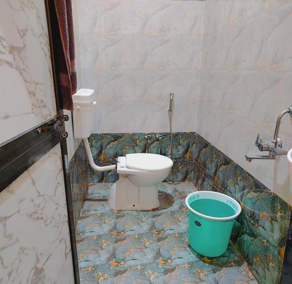 Hotel Fabexpress Saryu