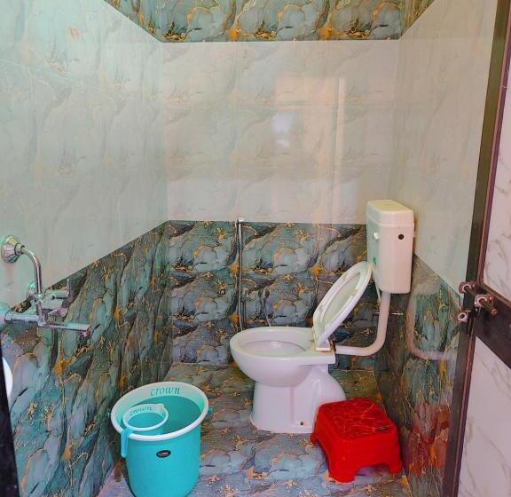 Hotel Fabexpress Saryu