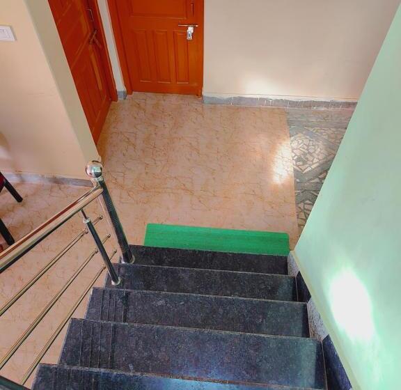 Hotel Fabexpress Saryu