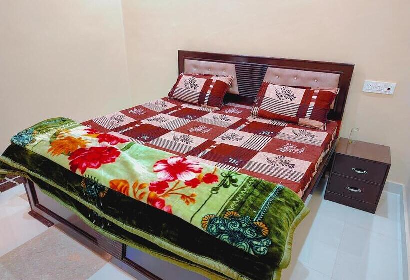 Hotel Fabexpress Saryu