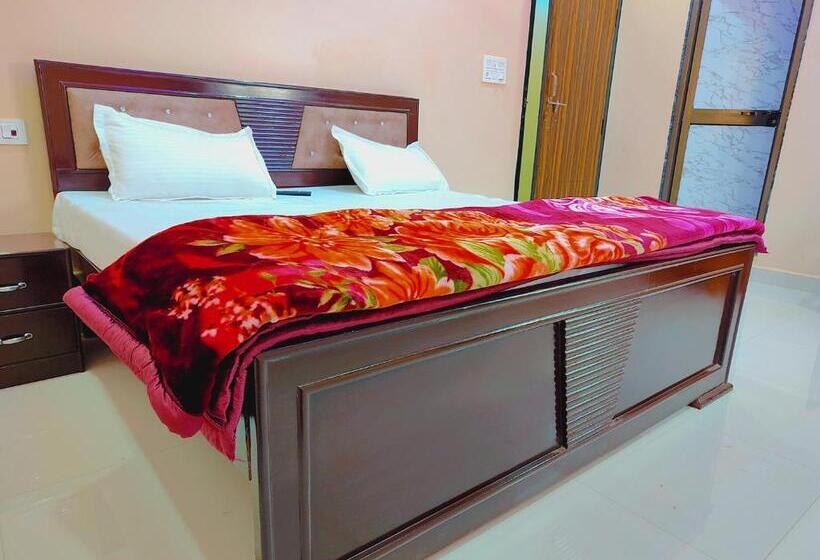 Hotel Fabexpress Saryu