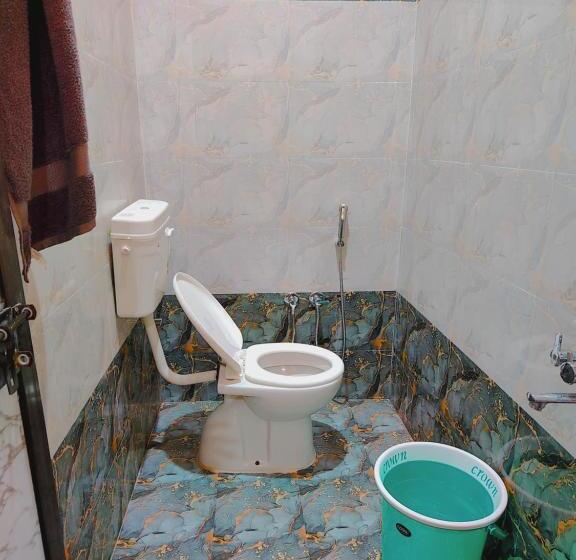 Hotel Fabexpress Saryu