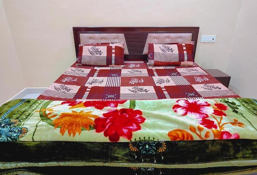 Hotel Fabexpress Saryu