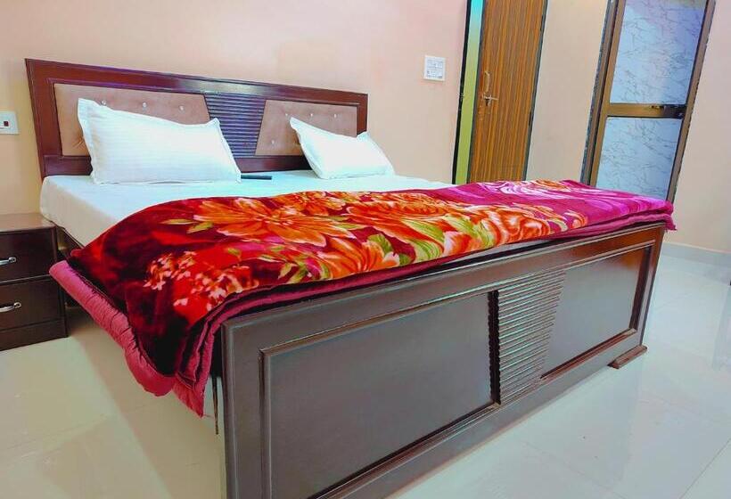 Hotel Fabexpress Saryu