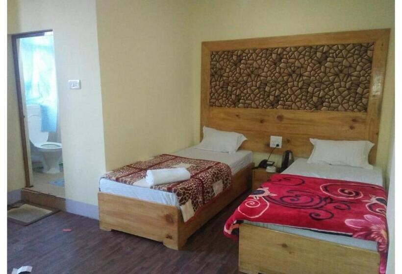 هتل Shillong Palace Inn