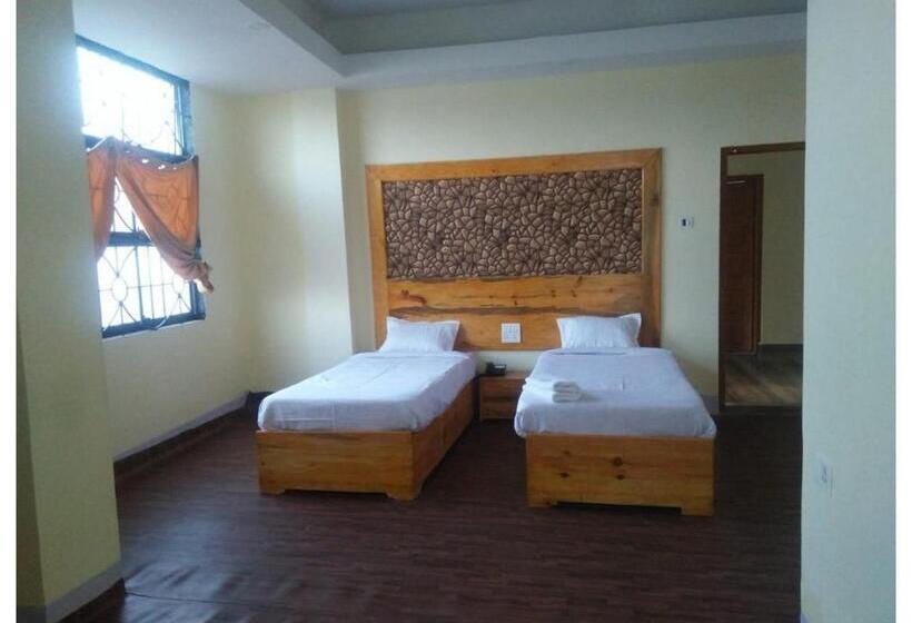 هتل Shillong Palace Inn