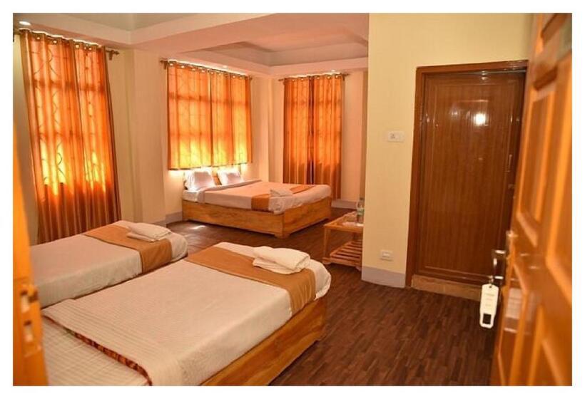 هتل Shillong Palace Inn