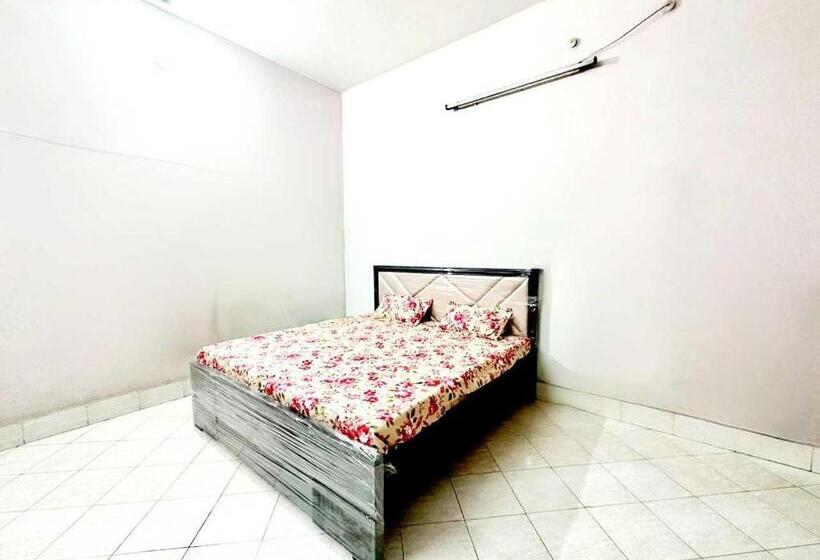 호텔 Spot On Shri Ji Radhe Krishna Marriage Home