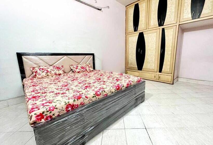 호텔 Spot On Shri Ji Radhe Krishna Marriage Home