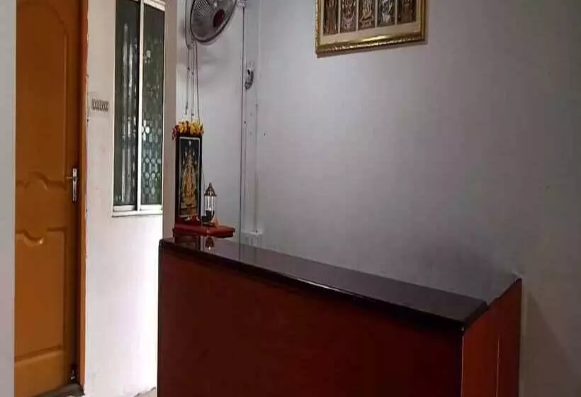 ホテル Sri Sakthi