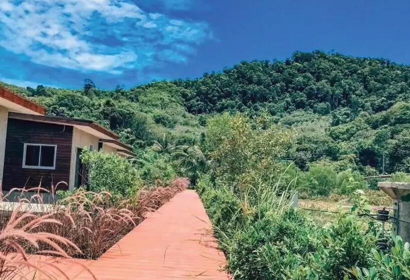 Ko Lanta Amantra Lake View Resort