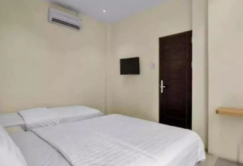 Capital O 93285 Residence Hotel Syariah