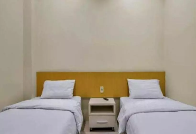 Capital O 93285 Residence Hotel Syariah