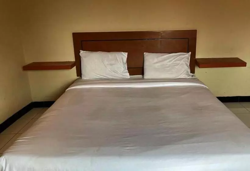 Capital O 93285 Residence Hotel Syariah