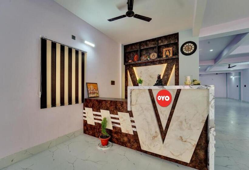 Oyo Flagship Hotel R P Royal