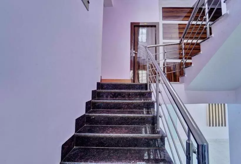 Oyo Flagship Hotel R P Royal