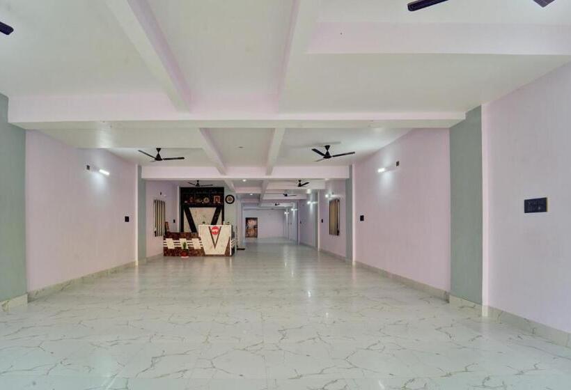 Oyo Flagship Hotel R P Royal