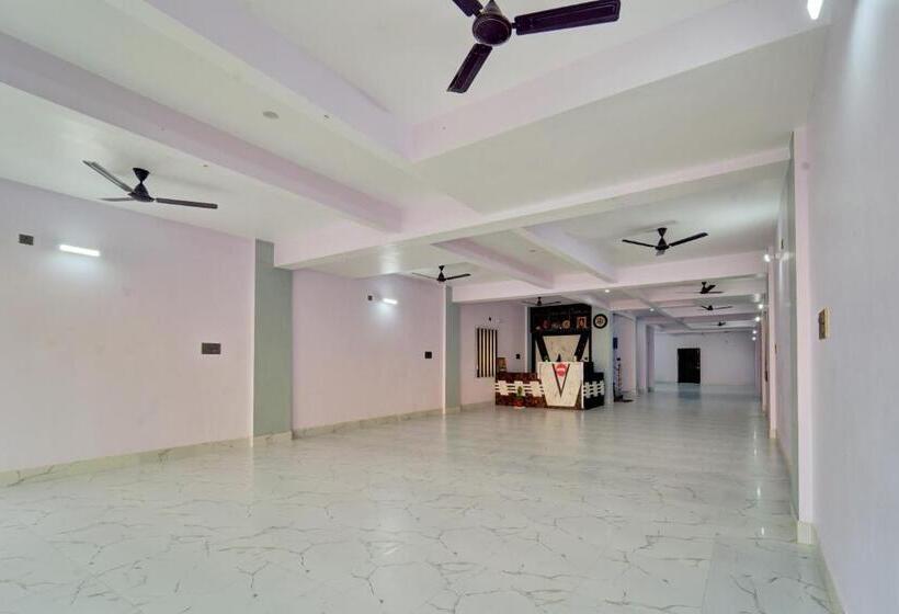 Oyo Flagship Hotel R P Royal