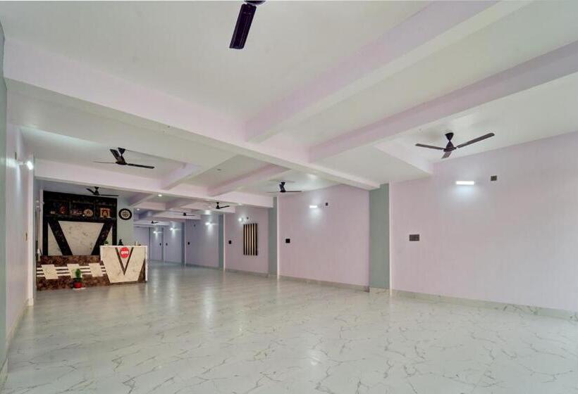 Oyo Flagship Hotel R P Royal