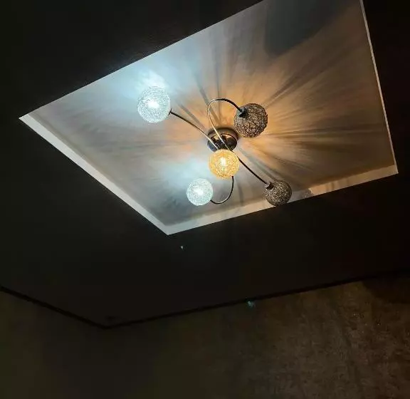 ペンション Four Seasons Residency