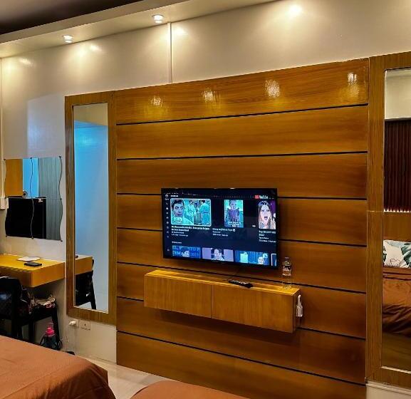 Shore 2 Residences   2 Full Double Bed Size