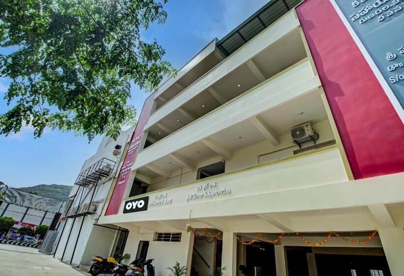 Super Oyo Hotel Akshaya Elite