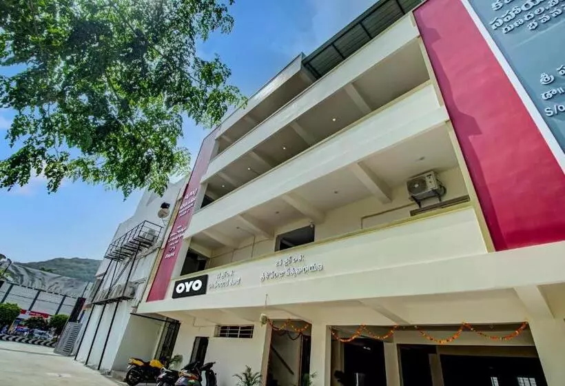 Super Oyo Hotel Akshaya Elite