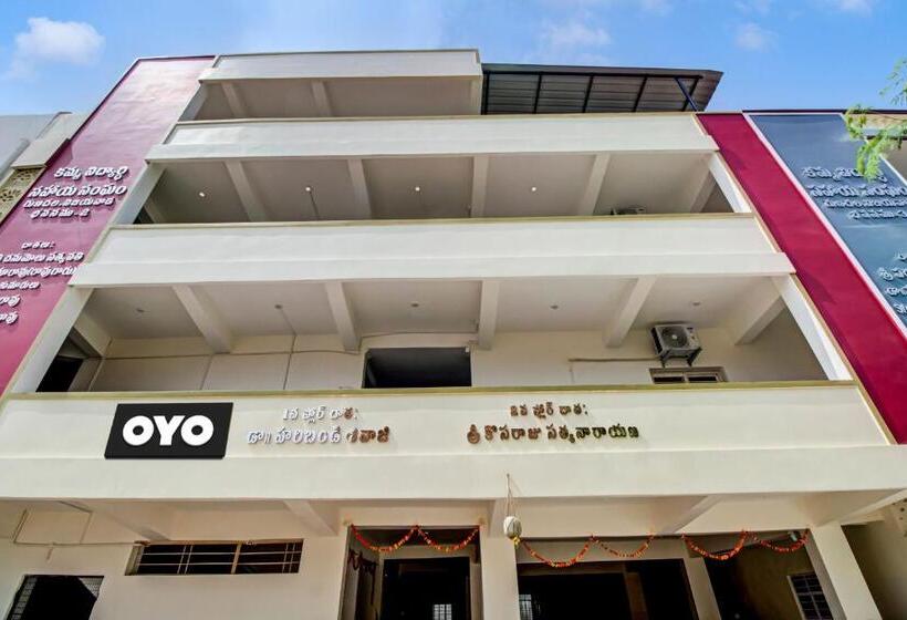 Super Oyo Hotel Akshaya Elite
