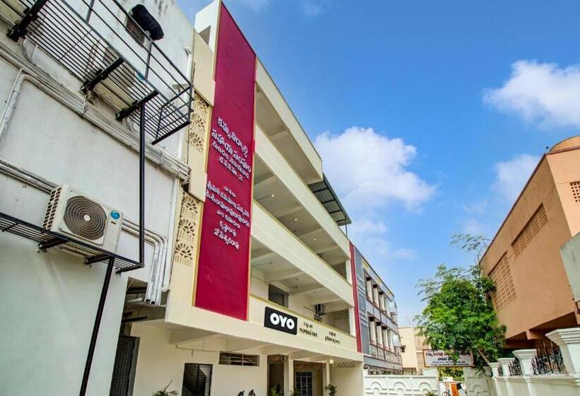 Super Oyo Hotel Akshaya Elite