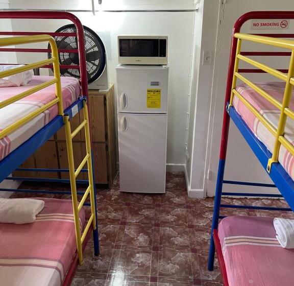 هاستل The Lodge @ Peaceful Palms