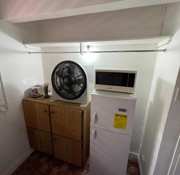 هاستل The Lodge @ Peaceful Palms