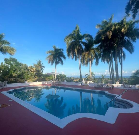 هاستل The Lodge @ Peaceful Palms