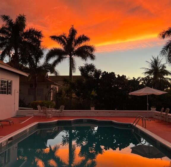 هاستل The Lodge @ Peaceful Palms