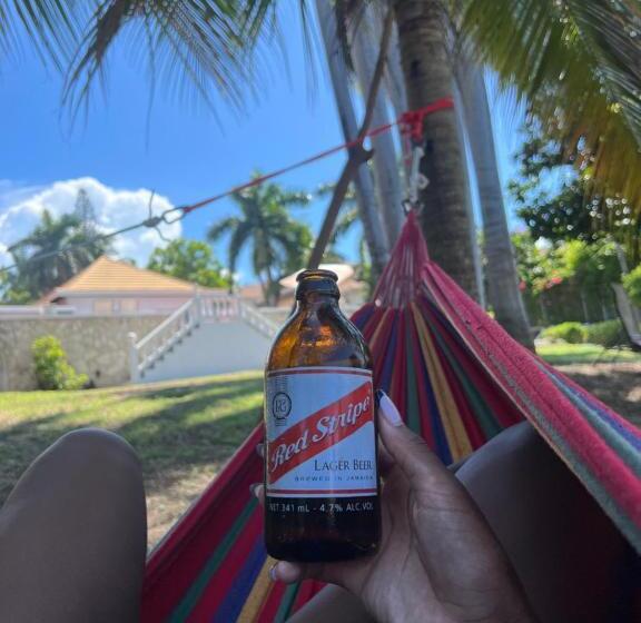 هاستل The Lodge @ Peaceful Palms