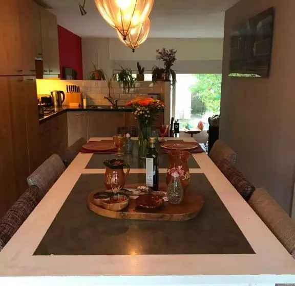 تختخواب و صبحانه Great House For Two In Amsterdam